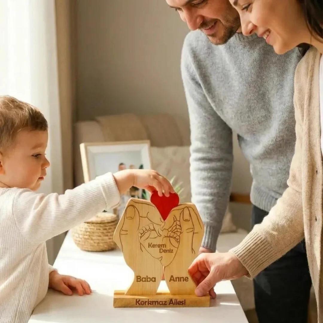 Avuç İçi Kişiye Özel Ahşap Aile Puzzle'ı 2 Çocuklu